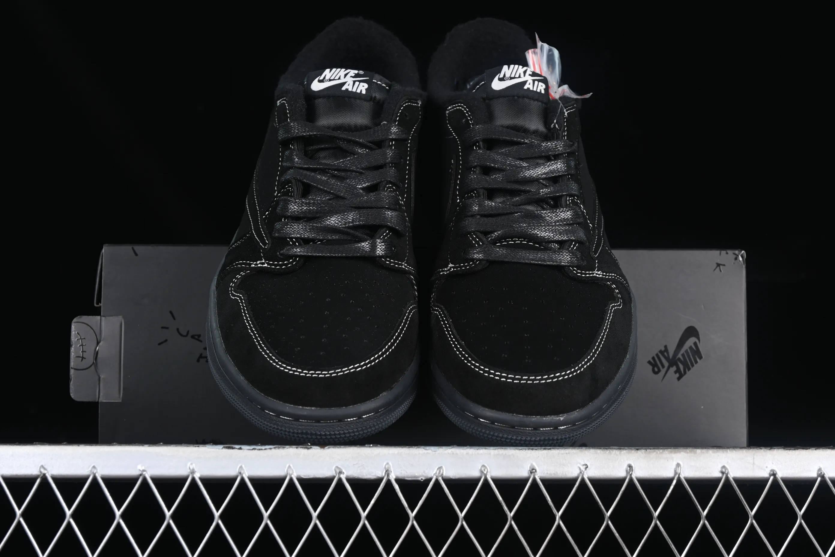 All categories Air Jordan Jordan series basketball shoes Air Jordan 1 Low B1 special price Travis Scott x Air Jordan 1 Low OG AJ1 Joe 1 undercut low DM7866-001